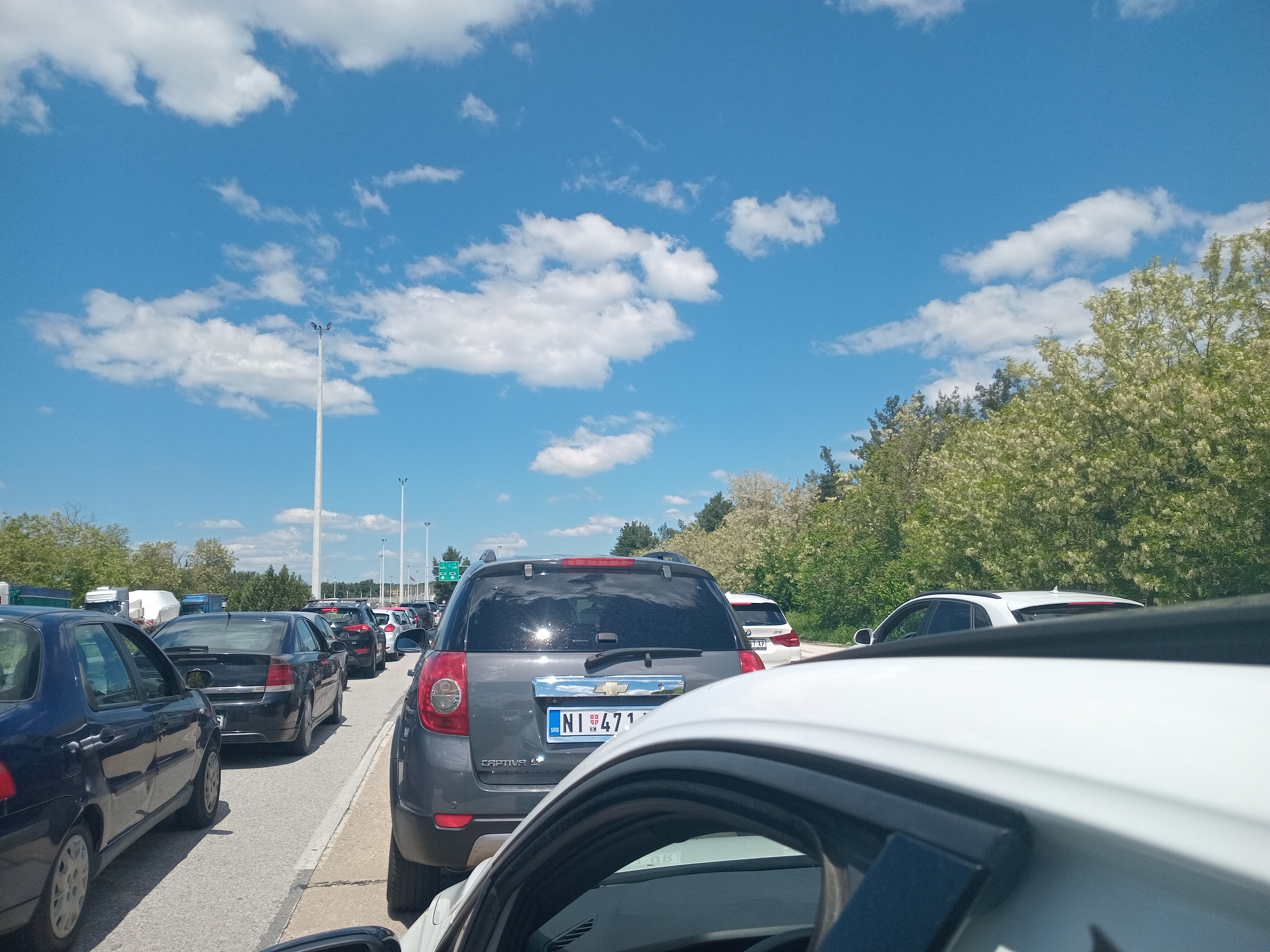 Fundjava e zgjatur shkakton trafik të madh në kufirin Greqi–Maqedoni e Veriut