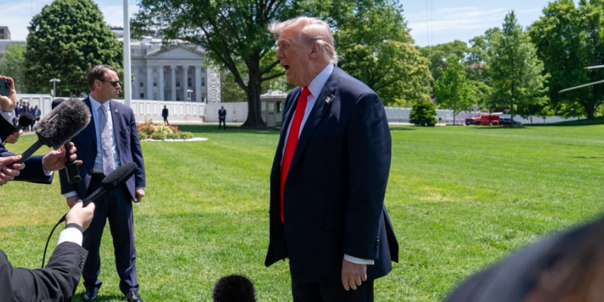 “Do të dukesha 20 kg më i rëndë!” – Donald Trump refuzon jelekun antiplumb edhe pas atentateve